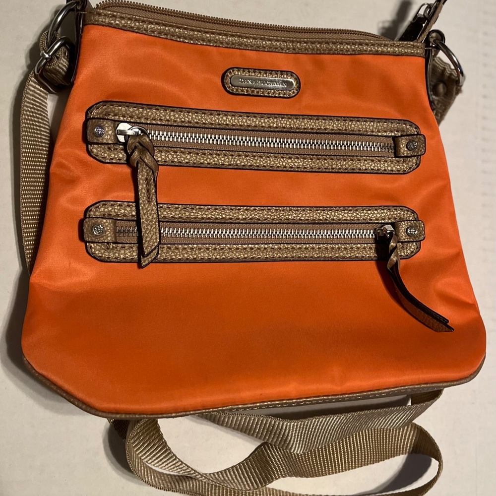 Pre-Owned Orange and Tan Sporty Dana Buchman Crossbody Bag